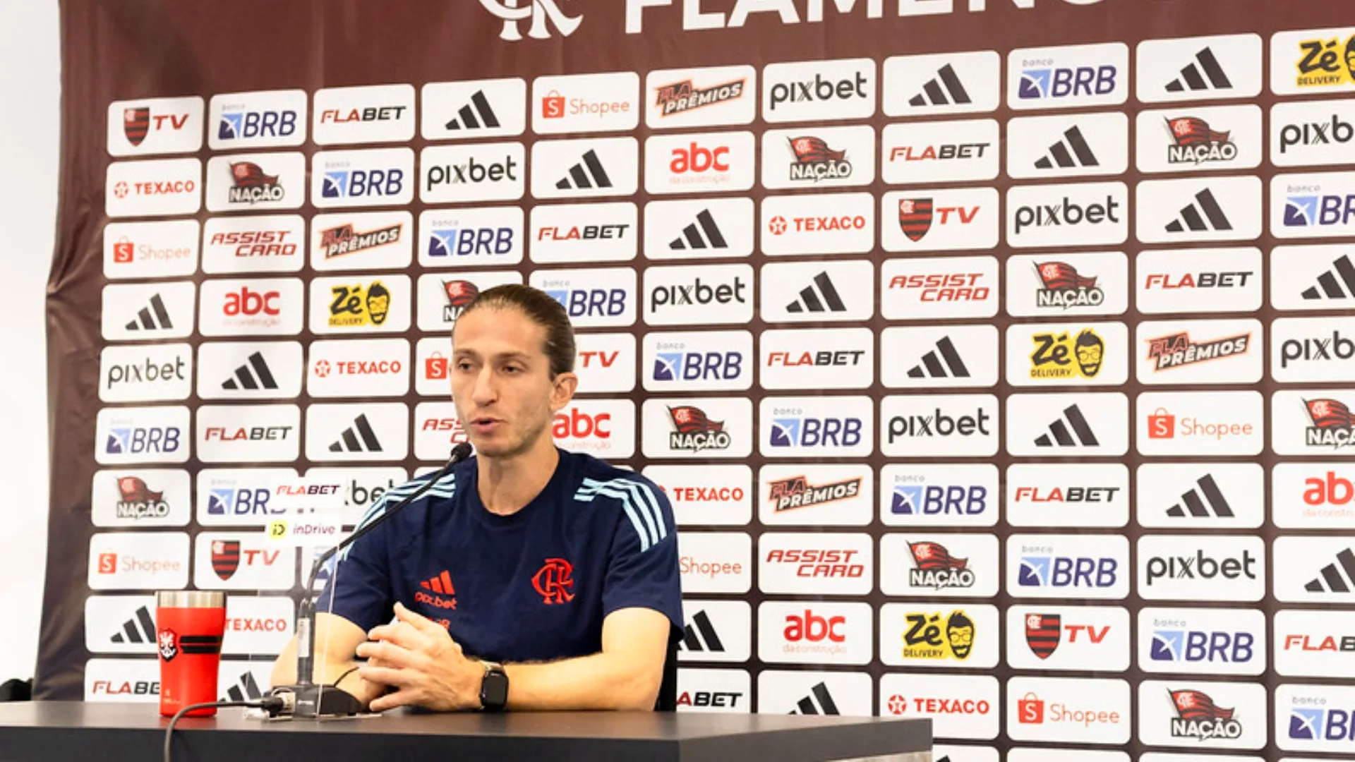 Filipe Luís deve mudar Flamengo contra o Vasco pelo Brasileirão Série A; veja provável time 