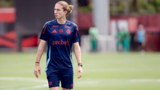 Filipe Luís (foto) vai mexer no time titular do Flamengo, segundo o comentarista Renato Maurício Prado (foto: Adriano Fontes/CRF)