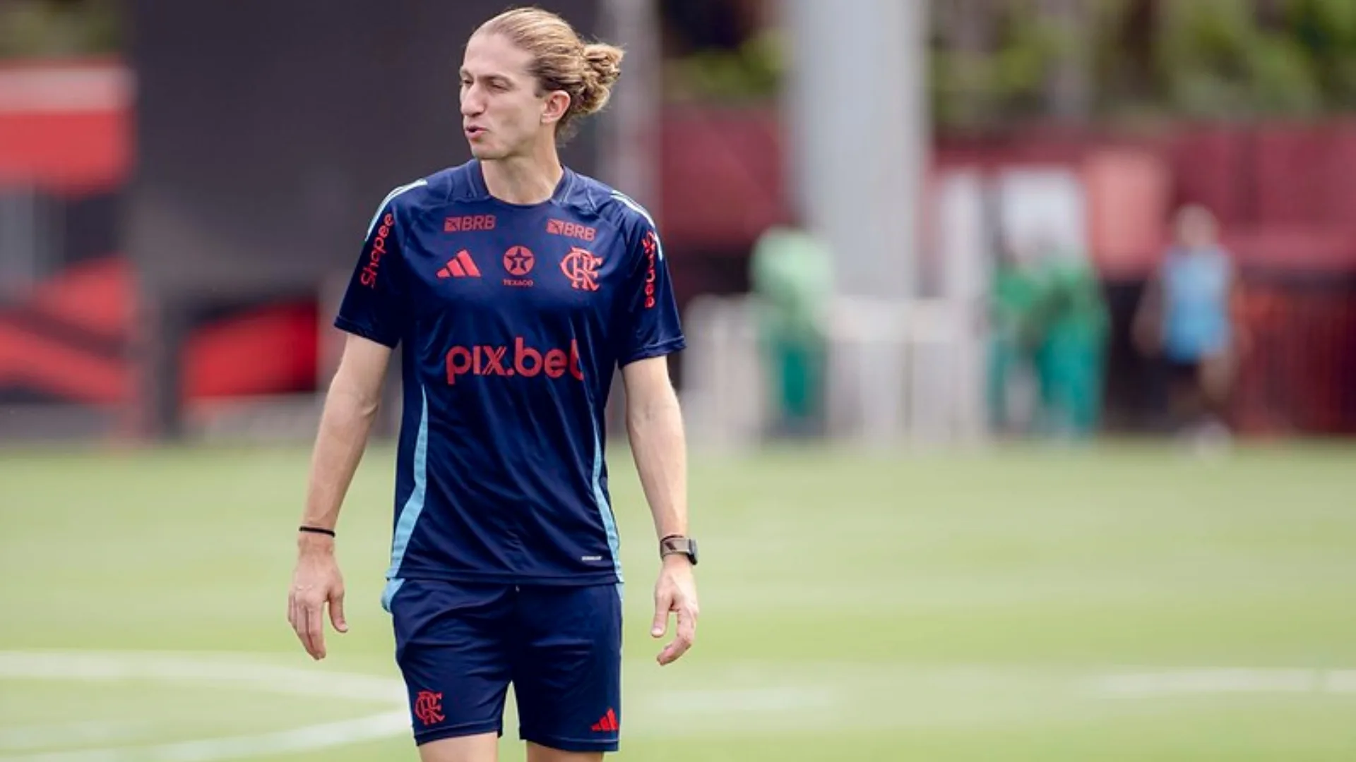 Filipe Luís muda Flamengo hoje contra a LDU pela Libertadores; veja o provável time