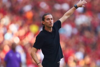 filipe-luis-orientando-foto-02-gilvan-de-souza-flamengo-328x219.jpg