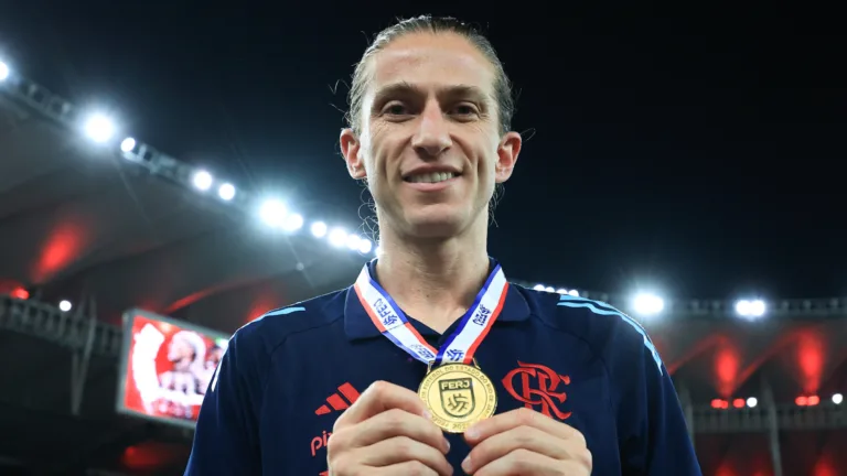Luis Fabiano destaca único time no patamar do Flamengo no Brasil hoje: “Dá trabalho”