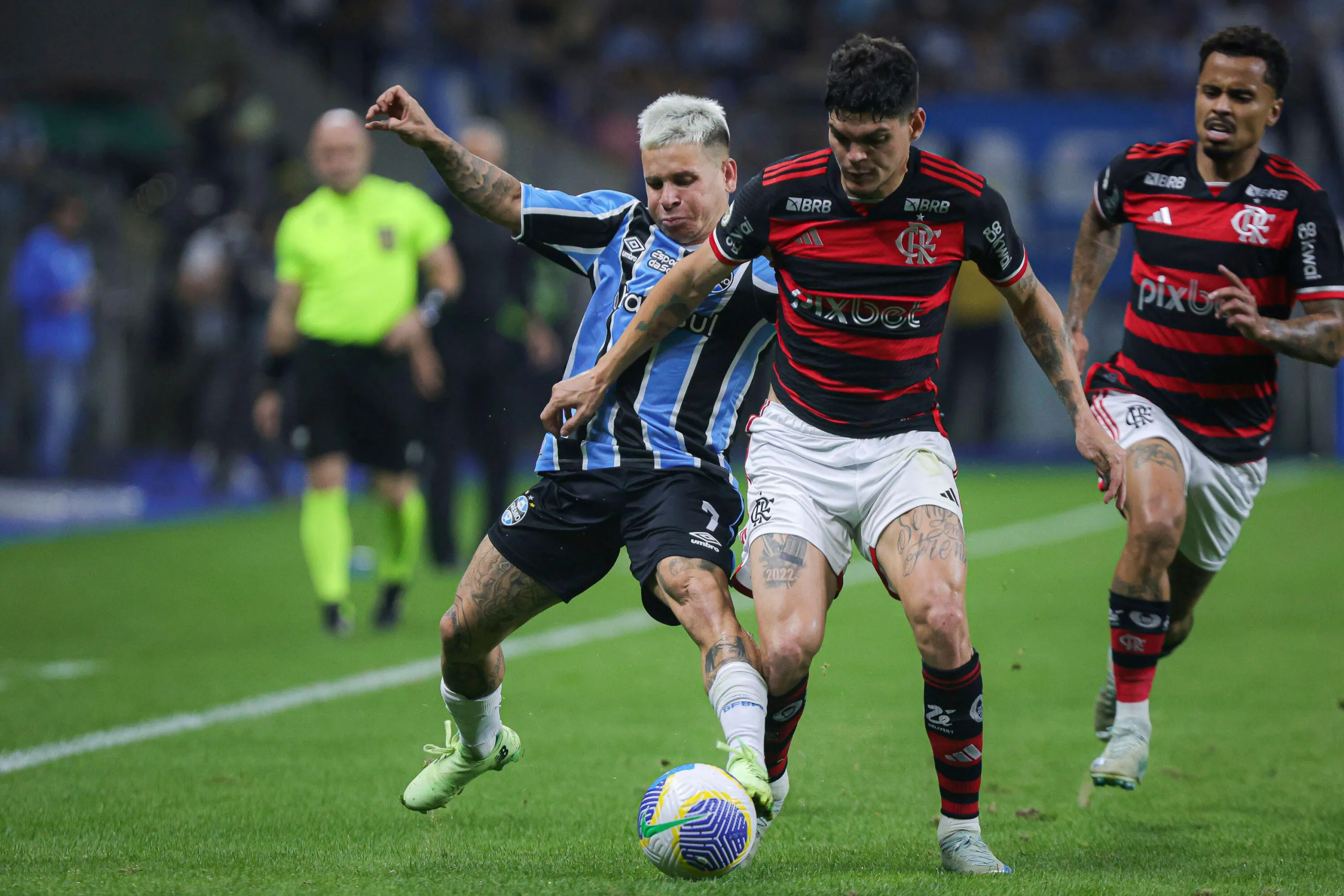 Flamengo só venceu Grêmio oito vezes como visitante; veja odds