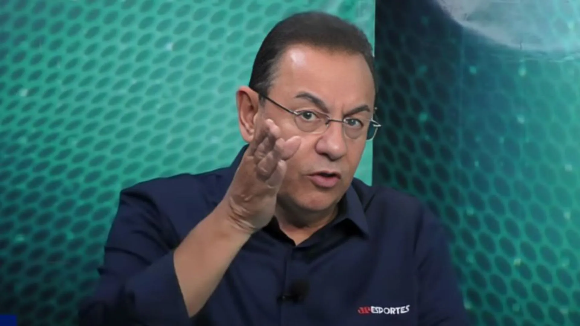 Flavio Prado expõe mudança que pode agravar erros de arbitragem no Brasileirão: “Preocupante”