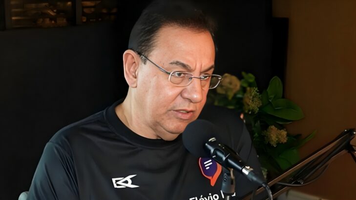 Flávio Prado alfineta estrangeiros e aponta técnico surpresa do Brasileirão: “Faz sucesso” Flávio Prado alfineta estrangeiros e aponta técnico surpresa do Brasileirão: “Faz sucesso”