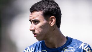Volante fala sobre conselhos de Neymar para se firmar no Peixe (Foto: Raul Baretta/ Santos FC.)