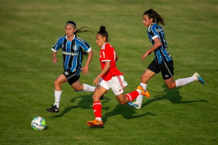 Grêmio x Internacional: quem é favorito no Gre-Nal feminino? Veja odds Grêmio x Internacional: quem é favorito no Gre-Nal feminino? Veja odds