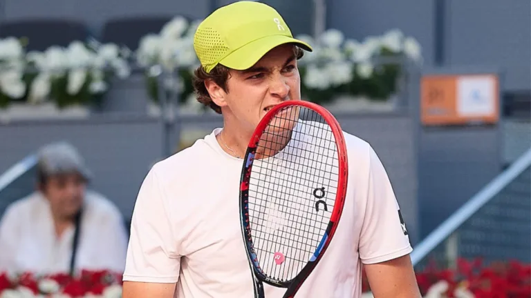 João Fonseca estreia com vitória tranquila no Masters 1000 de Madrid