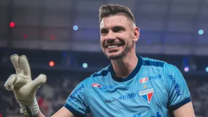 Corinthians contrata goleiro do Fortaleza