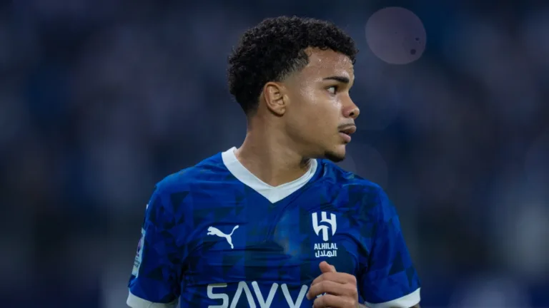 Brasileiro contribui em vitória do Al-Hilal e garante time ainda na briga na liga saudita:  “Enquanto houver chances, vamos lutar”