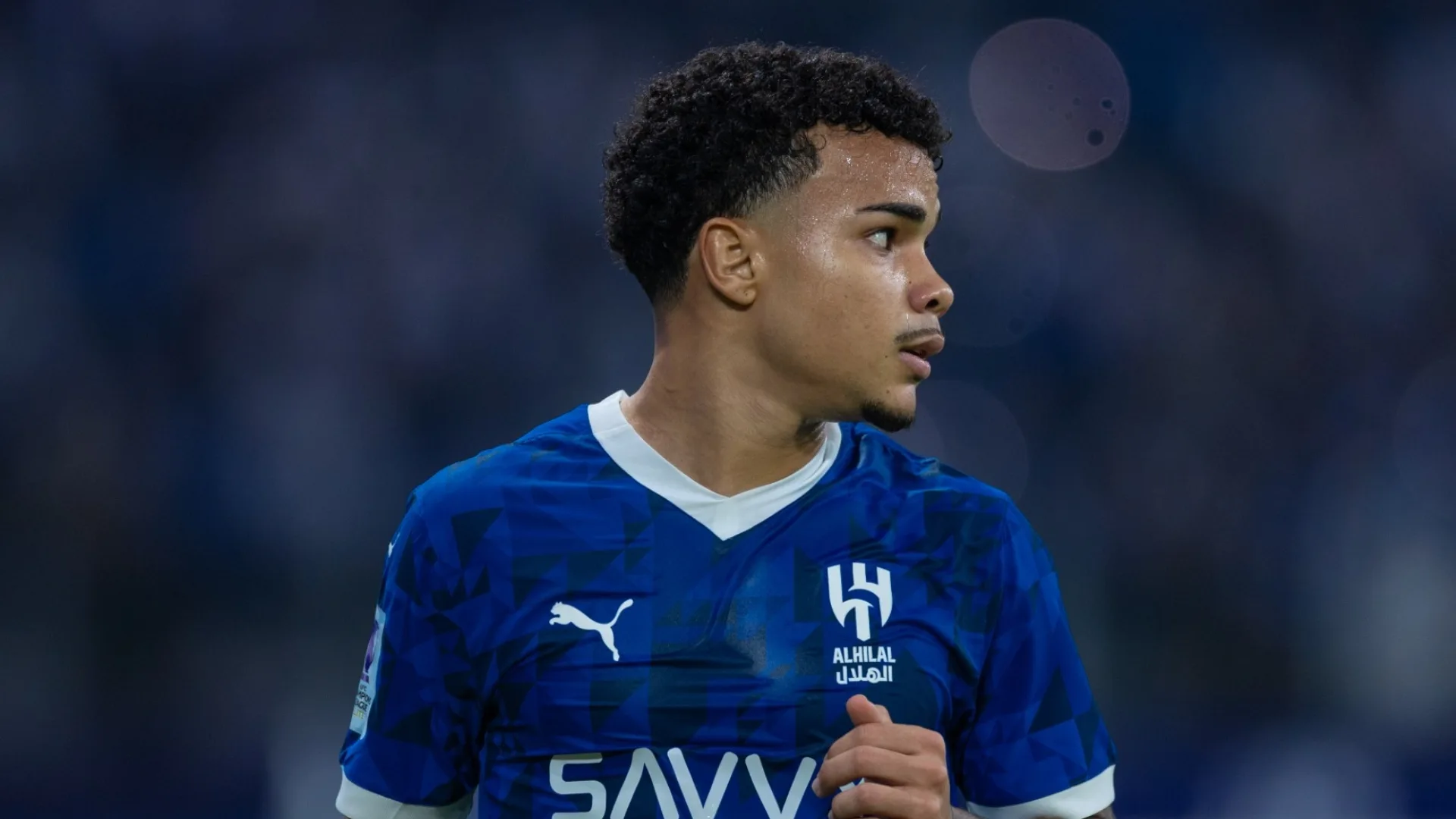 Brasileiro contribui em vitória do Al-Hilal e garante time ainda na briga na liga saudita:  “Enquanto houver chances, vamos lutar”