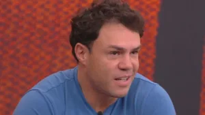 Kleber Gladiador é sincero e critica craque do futebol brasileiro: “Andando em campo”