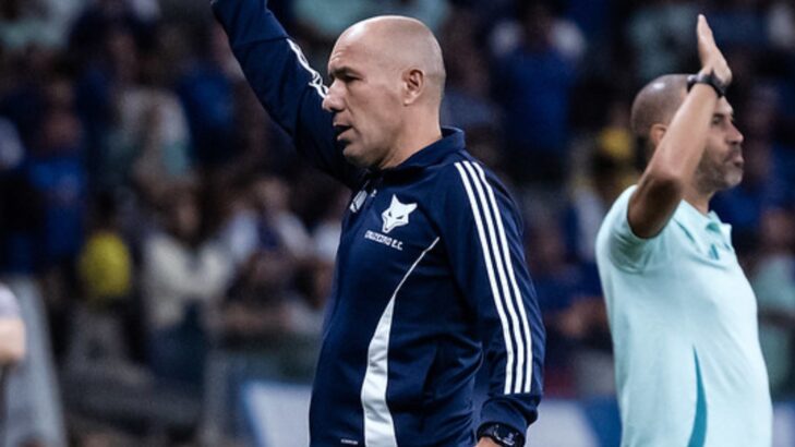 Léo Jardim manda recado aos torcedores do Cruzeiro: “Ainda estamos” Léo Jardim manda recado aos torcedores do Cruzeiro: “Ainda estamos”
