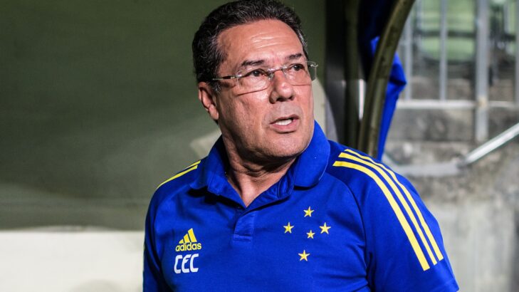 Vanderlei Luxemburgo ganha força nos bastidores do Santos para a função de coordenador técnico Vanderlei Luxemburgo ganha força nos bastidores do Santos para a função de coordenador técnico