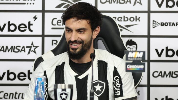 Botafogo apresenta o centroavante Mastriani como novo reforço Botafogo apresenta o centroavante Mastriani como novo reforço
