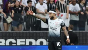 Astro do Corinthians, Memphis Depay descarta qualquer influência na demissão de Ramón Díaz