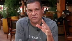 Muller diz que Santos precisa de sete reforços e questiona chegada de Mattos: “Será que tem essa bala?”