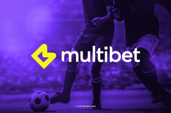 Imagem ilustrativa com dois jogadores de futebol disputando uma bola no plano de fundo. Em primeiro plano aparece a marca da Multibet no centro da imagem.