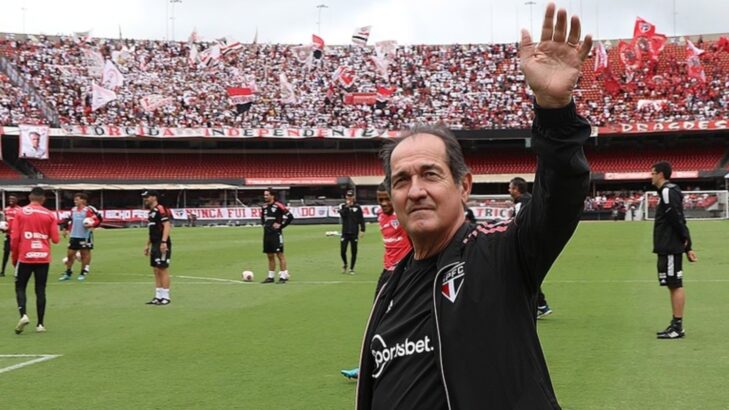 Muricy Ramalho, em treino aberto do SPFC (Rubens Chiri / saopaulofc.net)