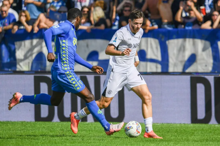 Napoli enfrenta vice lanterna em busca de pontos valiosos na Serie A; veja odds