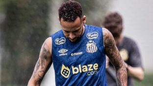 Neymar se prepara para sua estreia no Brasileirão 2025 pelo Santos (Foto: Raul Baretta / Santos FC)