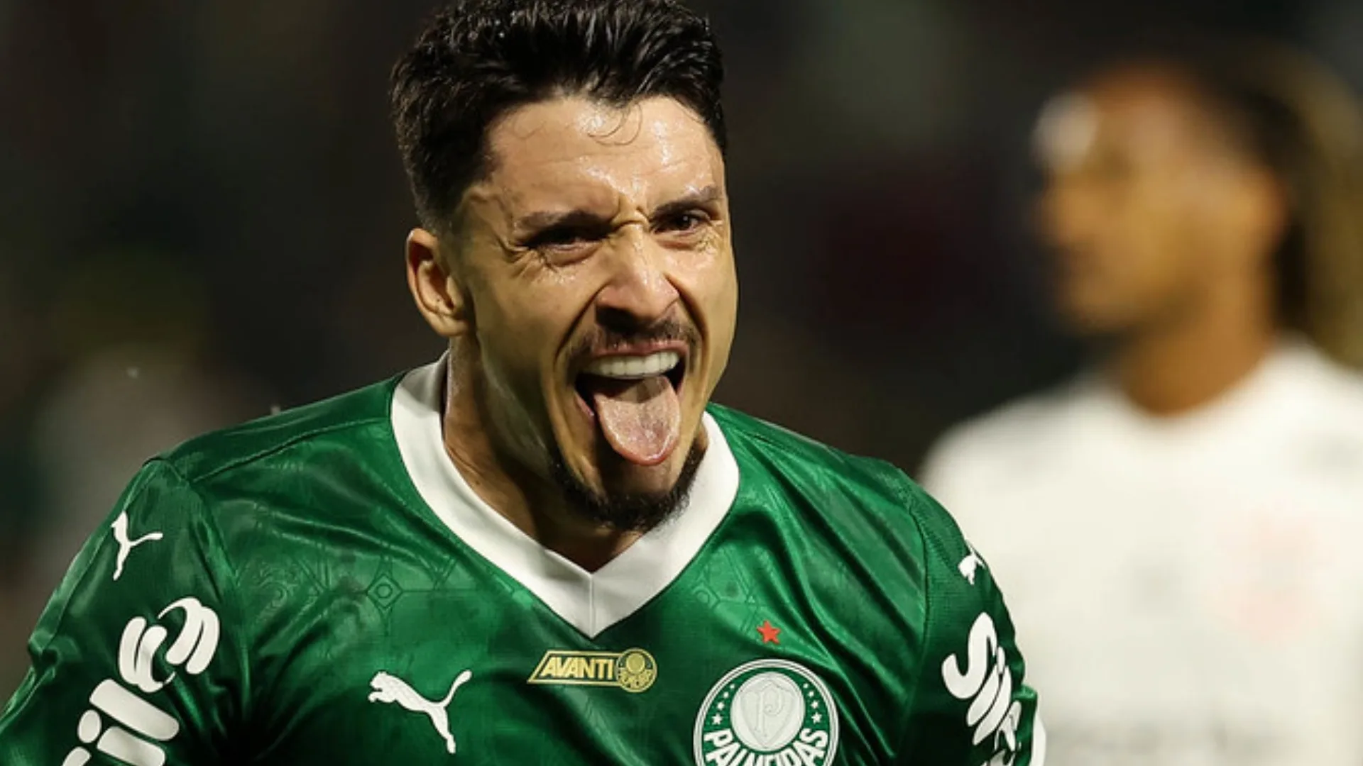 Piquerez pode deixar o Palmeiras com proposta da Juventus e Nicola garante: “Ideia é manutenção do atleta”