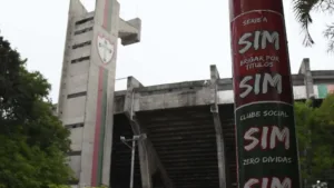 Associado da Portuguesa entra na Justiça para cancelar reunião que validou SAF do clube