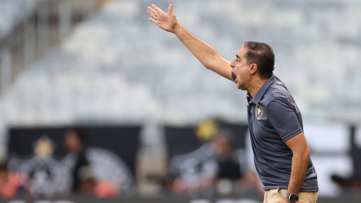 Renato Paiva, do Botafogo, elege jogador talentoso no Brasileirão Série A: “Futuro brilhante” Renato Paiva, do Botafogo, elege jogador talentoso no Brasileirão Série A: “Futuro brilhante”