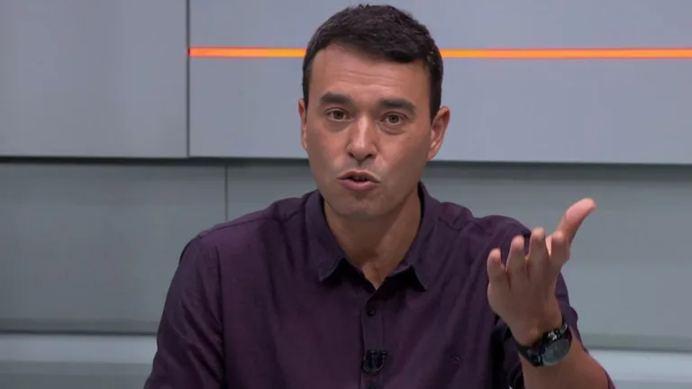 Rizek crava meia que ‘dá aulas’ no futebol brasileiro hoje