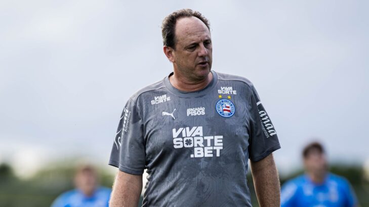 Rogério Ceni, do Bahia, se encanta com lateral do Brasil: “Espetacular” Rogério Ceni, do Bahia, se encanta com lateral do Brasil: “Espetacular”