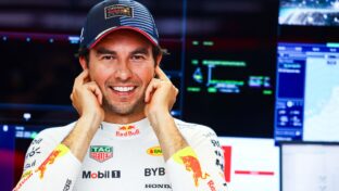 Sergio Perez apoia a chegada de Yuki Tsunoda para ser companheiro de Verstappen (Mark Thompson/Getty Images)