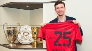 Thomas Muller chegou no juvenil do Bayern de Munique em 2000 (Divulgação/X Bayern de Munique)