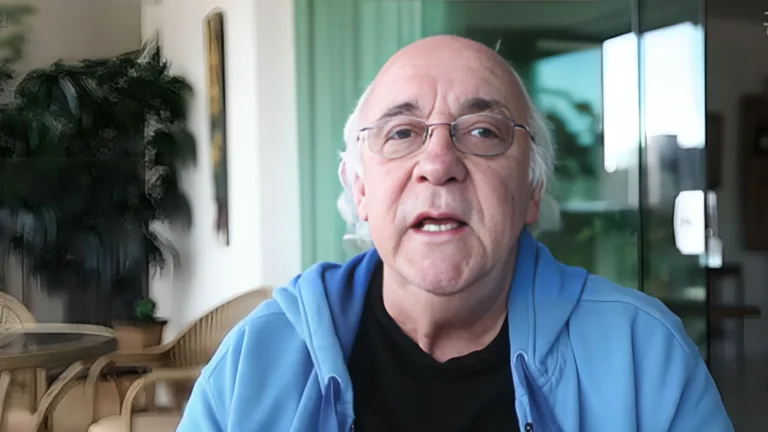 Tostão elege dois técnicos com risco de demissão no Brasil