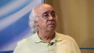 O ex-jogador e atualmente comentarista Tostão (Reprodução/YouTube)