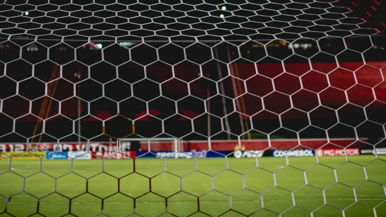 Vitória x Flamengo: onde assistir a partida do Brasileirão