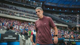 Vojvoda trabalhou no duelo entre Fortaleza e Internacional pelo Brasileirão Série A (foto: Mateus Lotif/FEC)