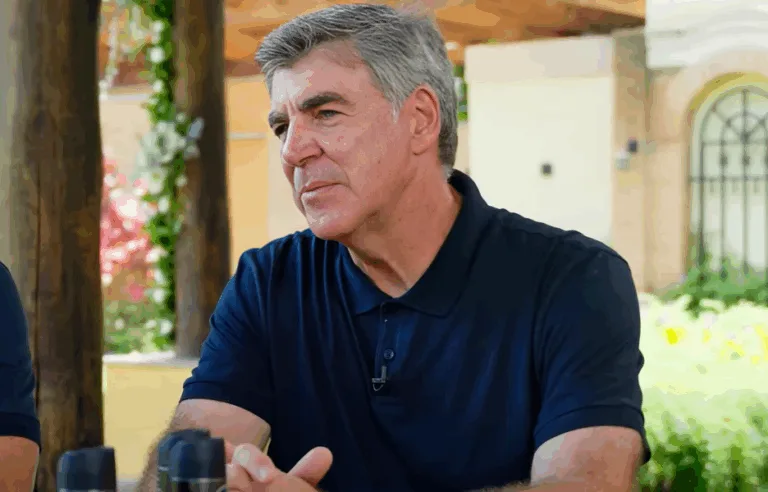 Zetti crava goleiro excepcional no futebol brasileiro hoje: “Craque”