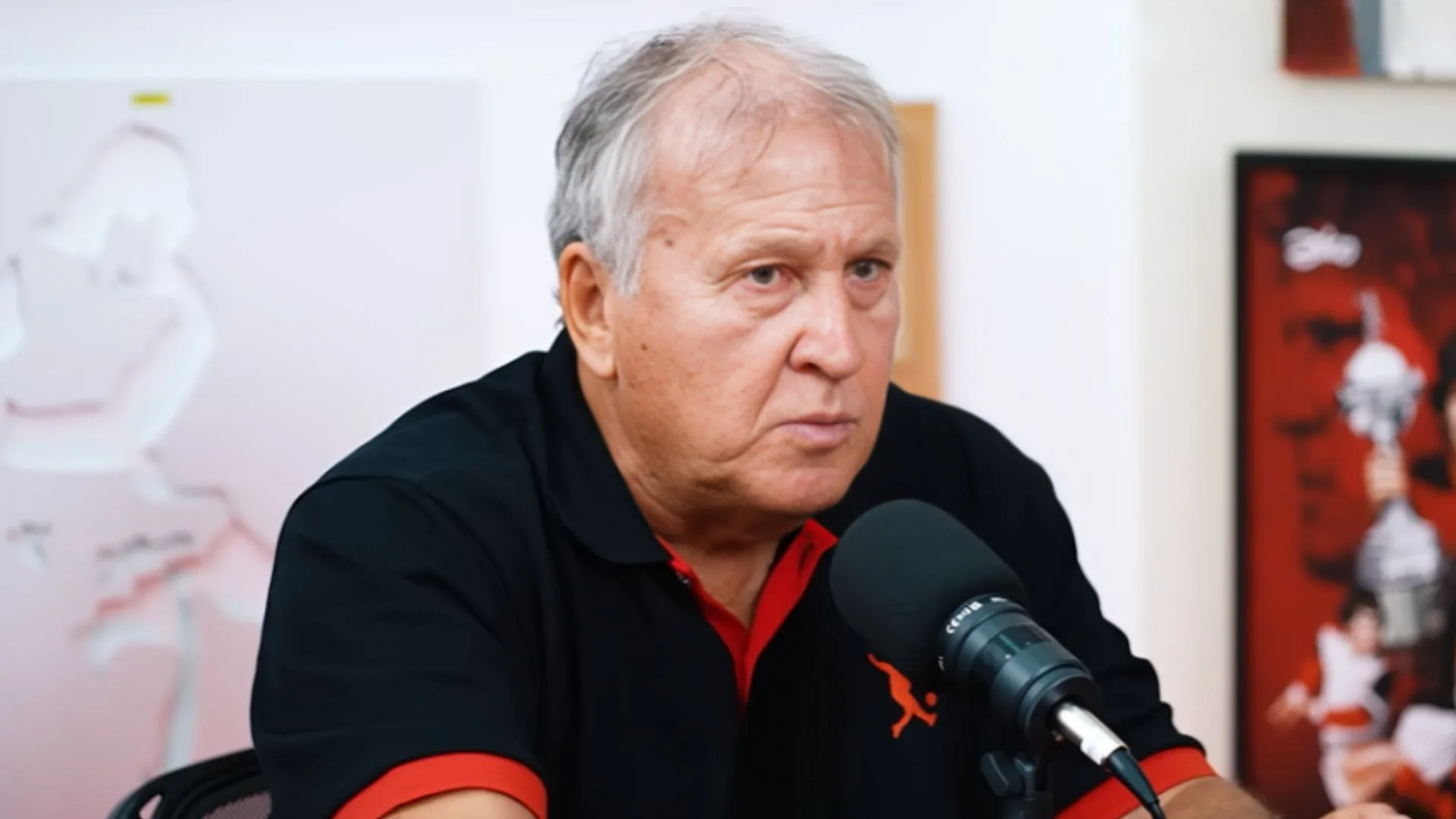 Zico deixa Ronaldinho Gaúcho de fora em top-3 da história de Grêmio e Internacional: “Carpegiani me ensinou muito”
