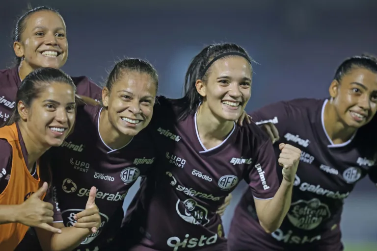 Ferroviária tem confronto direto contra o Corinthians visando retomar a liderança do Brasileirão Feminino