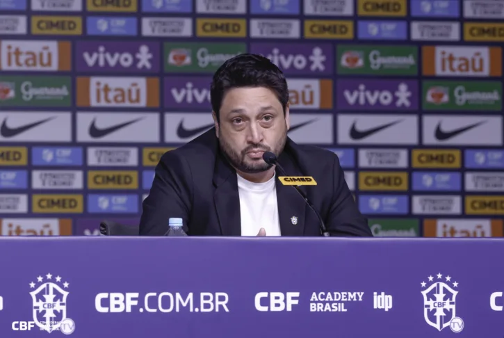 Debinha e Laís Estevam viram baixas na Seleção brasileira feminina; Arthur Elias já convocou substitutas Debinha e Laís Estevam viram baixas na Seleção brasileira feminina; Arthur Elias já convocou substitutas