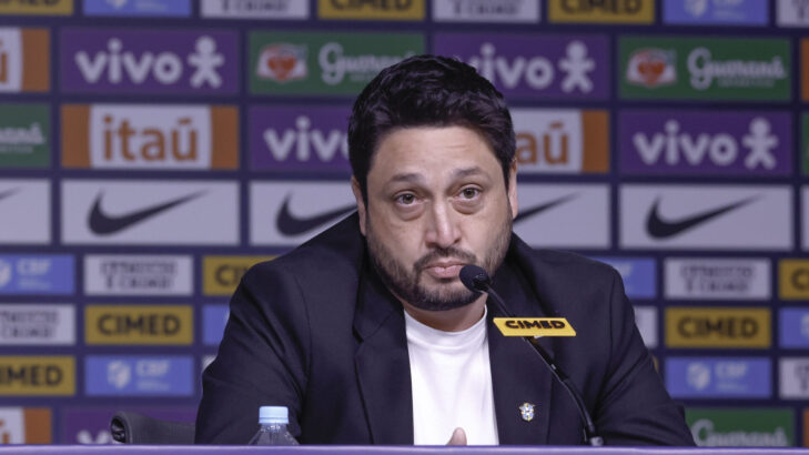 Debinha e Laís Estevam viram baixas na Seleção brasileira feminina; Arthur Elias já convocou substitutas Debinha e Laís Estevam viram baixas na Seleção brasileira feminina; Arthur Elias já convocou substitutas