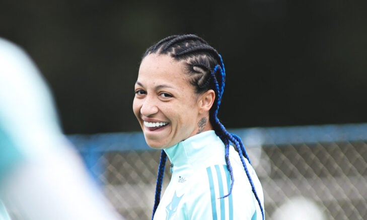 Byanca Brasil revela quem é sua principal referência no Futebol Feminino: “Vi na televisão” Byanca Brasil revela quem é sua principal referência no Futebol Feminino: “Vi na televisão”