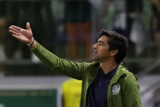 abel-ferreira-foto-02-cesar-greco-palmeiras-328x219.webp