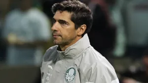 Abel Ferreira rasga elogios ao Cruzeiro, próximo adversário do Palmeiras no Brasileirão: “Poderiam estar na liderança”