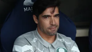 Palmeiras mapeia opções no mercado da bola para substituir Estêvão após a Copa do Mundo de Clubes