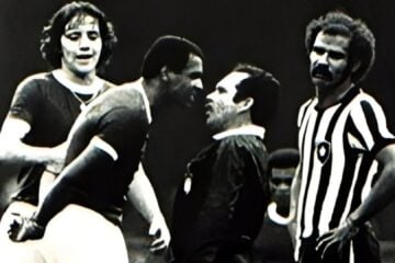 Agomar Martins discute com zagueiro Luís Pereira durante um Palmeiras x Botafogo