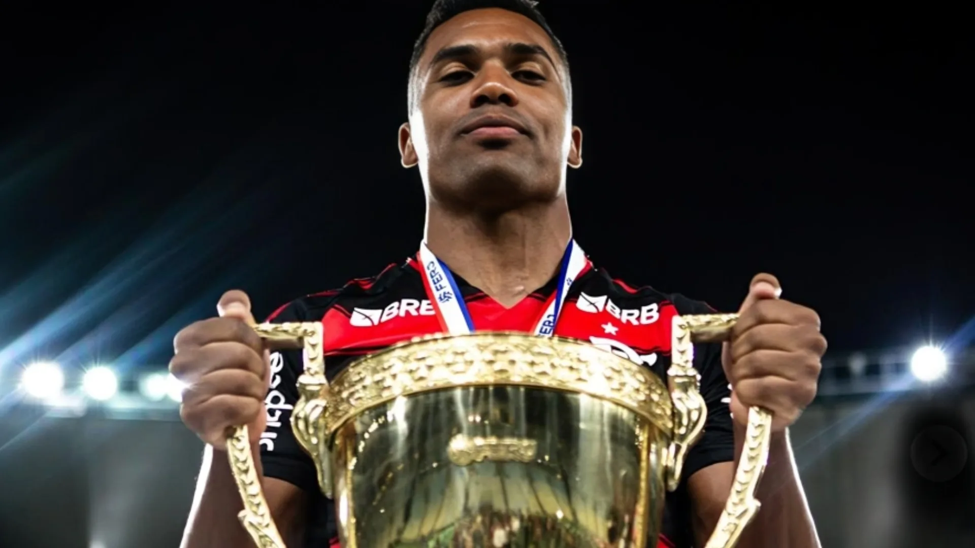 Ana Thaís crava lateral melhor que Alex Sandro, do Flamengo, no Brasileirão