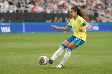 Angelina, meio-campo da Seleção Brasileira Feminina, destaca a força do time japonês (Photo by Jason Mowry/Getty Images)