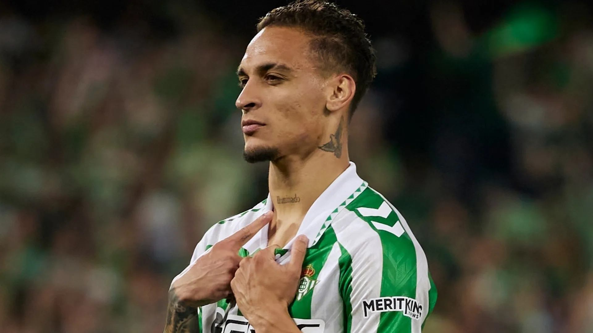 Convocado por Ancelotti, Antony fala da importância de Neymar para a seleção brasileira