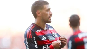 Arrascaeta, do Flamengo, aponta camisa 10 genial no Brasileirão: “Muito inteligente” 