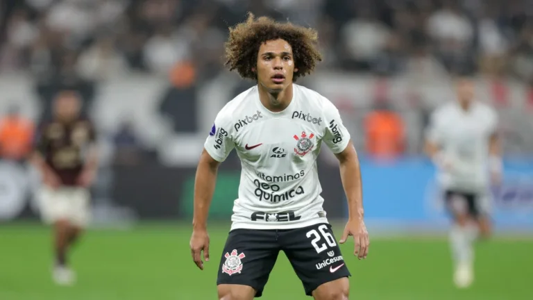 Sete jogadores que deixaram o futebol brasileiro e talvez você não saiba